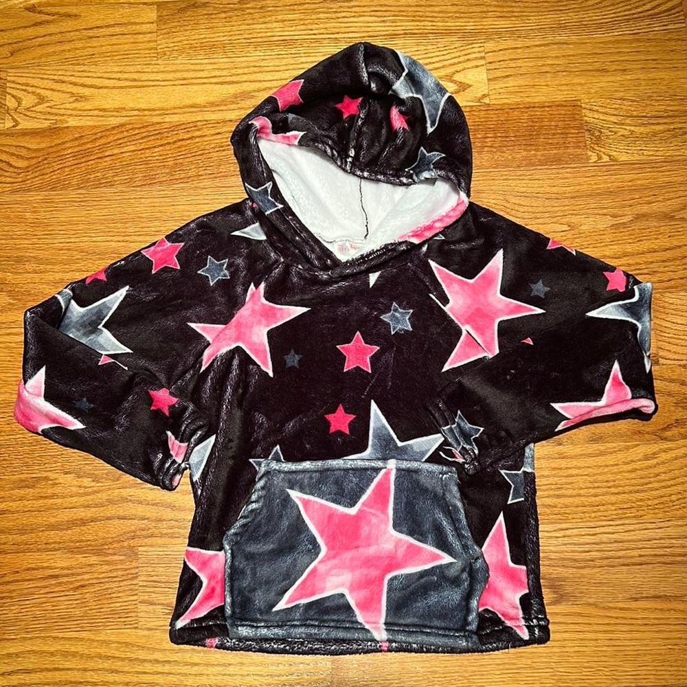 Penelope Wildberry cozy pullover-size tag faded but fits like kids m/l